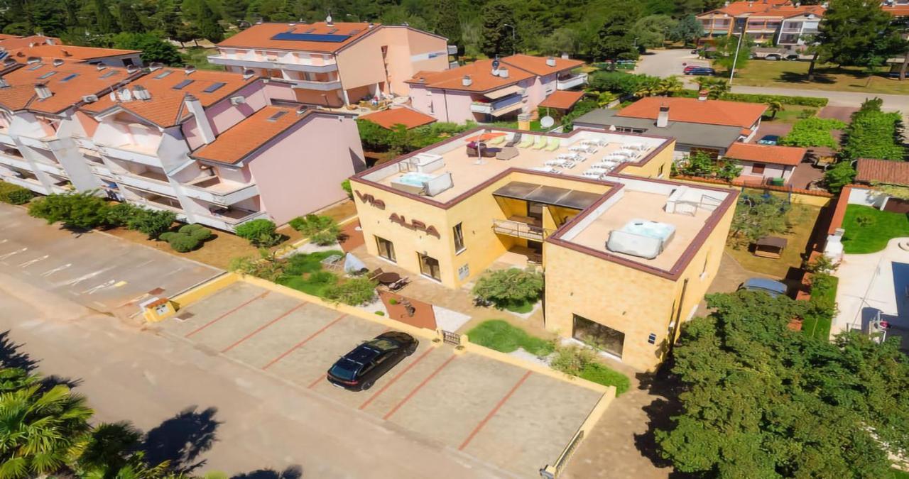 Villa Alpa Umag Bagian luar foto
