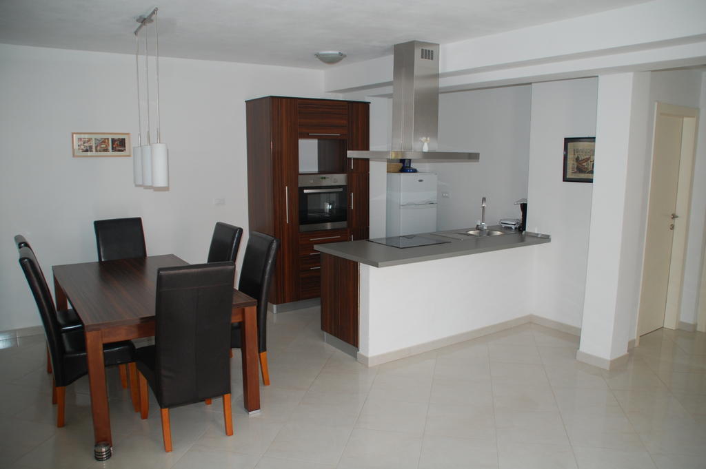 Villa Alpa Umag Bagian luar foto