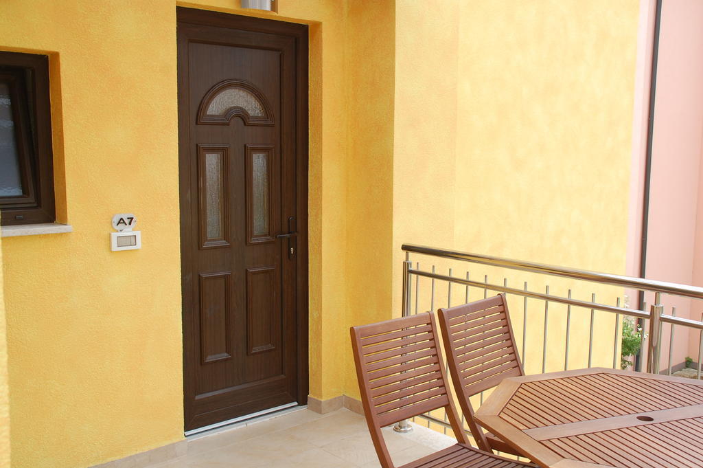 Villa Alpa Umag Bagian luar foto